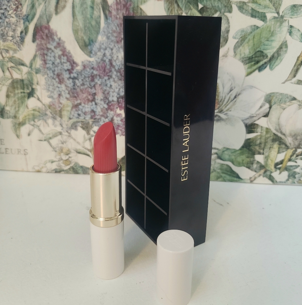 Lipstic Organizer & Rebellious Rose 420 Lipstick Estee Lauder
